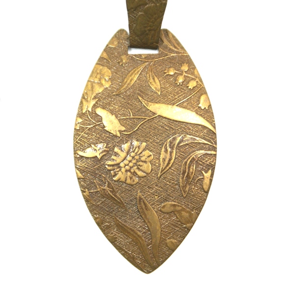 Beautiful Etched Bronze Earrings- Floral Nature - Picture 4 of 4